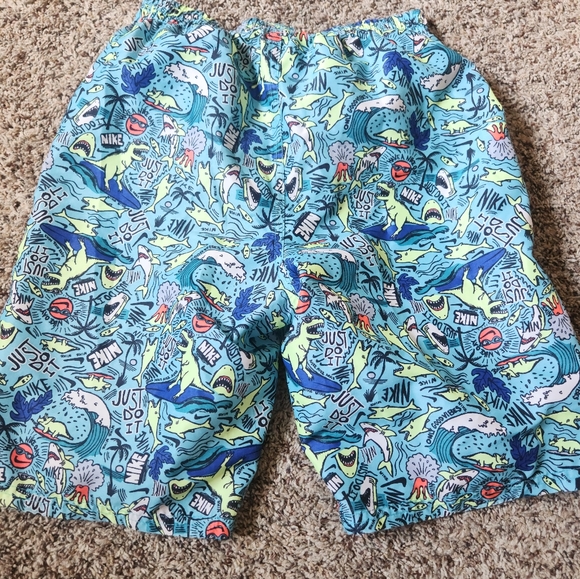 Boys Nike Swim Trunks - Picture 2 of 3